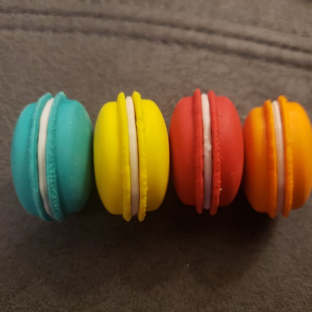 4 Mini Macaron Erasers - Pastry