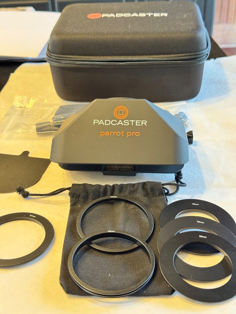 Podcaster Parrot Pro Teleprompter Kit