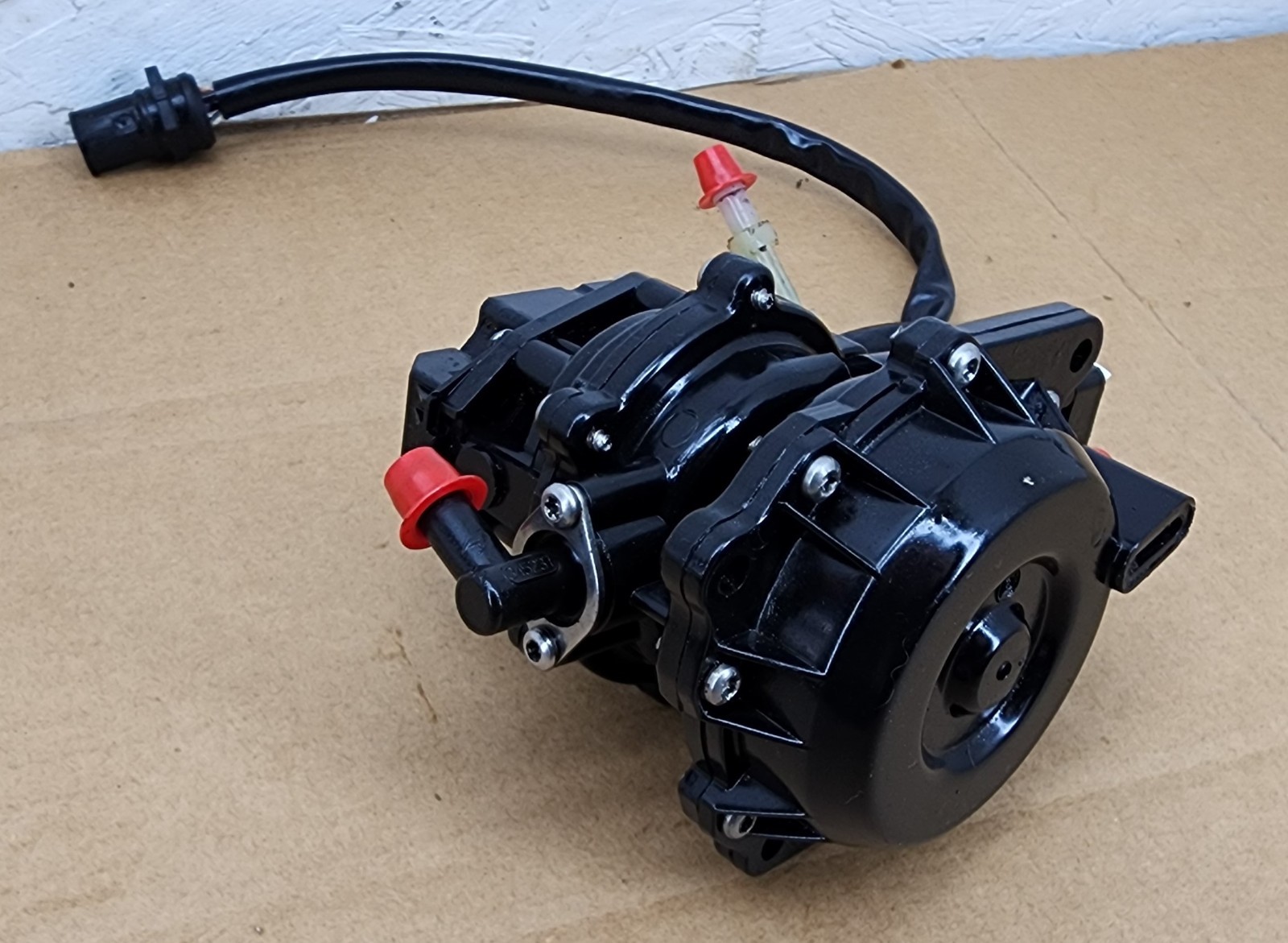 90-250 HP Johnson Evinrude OEM VRO Fuel/Oil Pump Assy 1993-2001 5004554