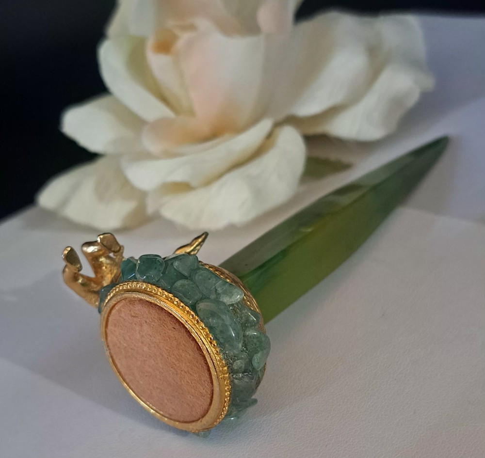 Vintage Green Bakelite Cherub Ring Holder
