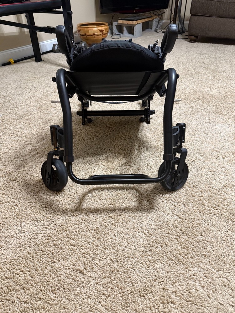 Quickie QRI Wheelchair