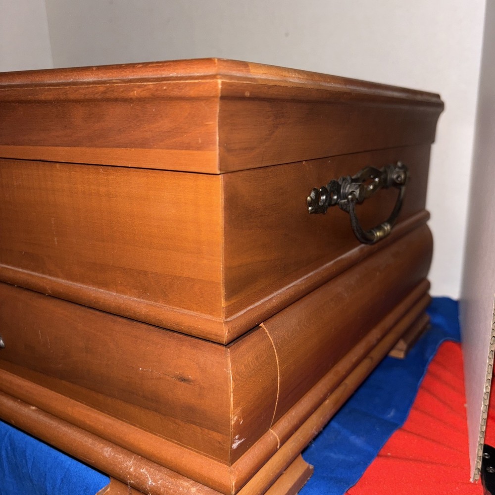 Pacific Silvercloth Anti-Tarnish Wood Flatware Storage Chest W/Drawer- Read