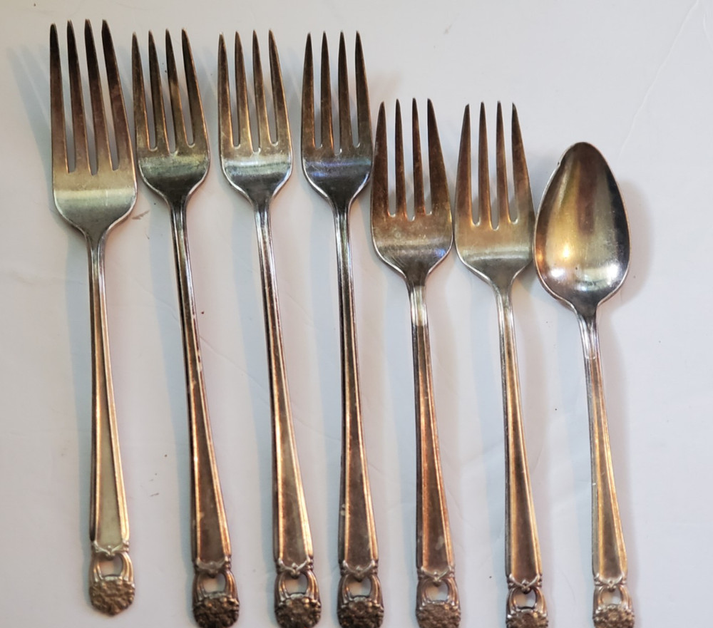 1847 Rogers Bros Eternally Yours Silverplate (7 pcs)  6 Forks, 1 spoon