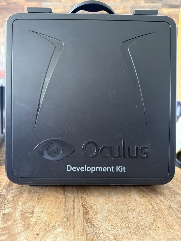 2013 Oculus Rift VR Development Kit #1 1 Virtual Reality Headset DK1 w/ Case