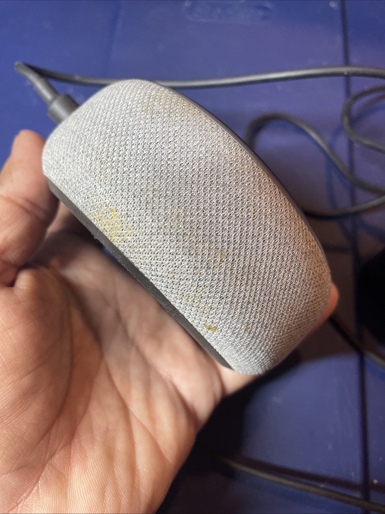 Amazon Echo Dot (3rd Gen) - Alexa - White - D9N29T (Has AUX out!) UNTESTED