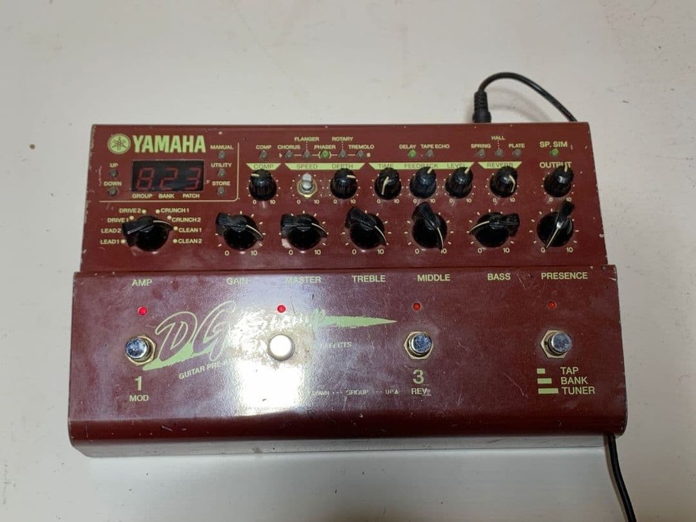 YAMAHA DG-Stomp Guiter & Bass Multi Effector with adapter
