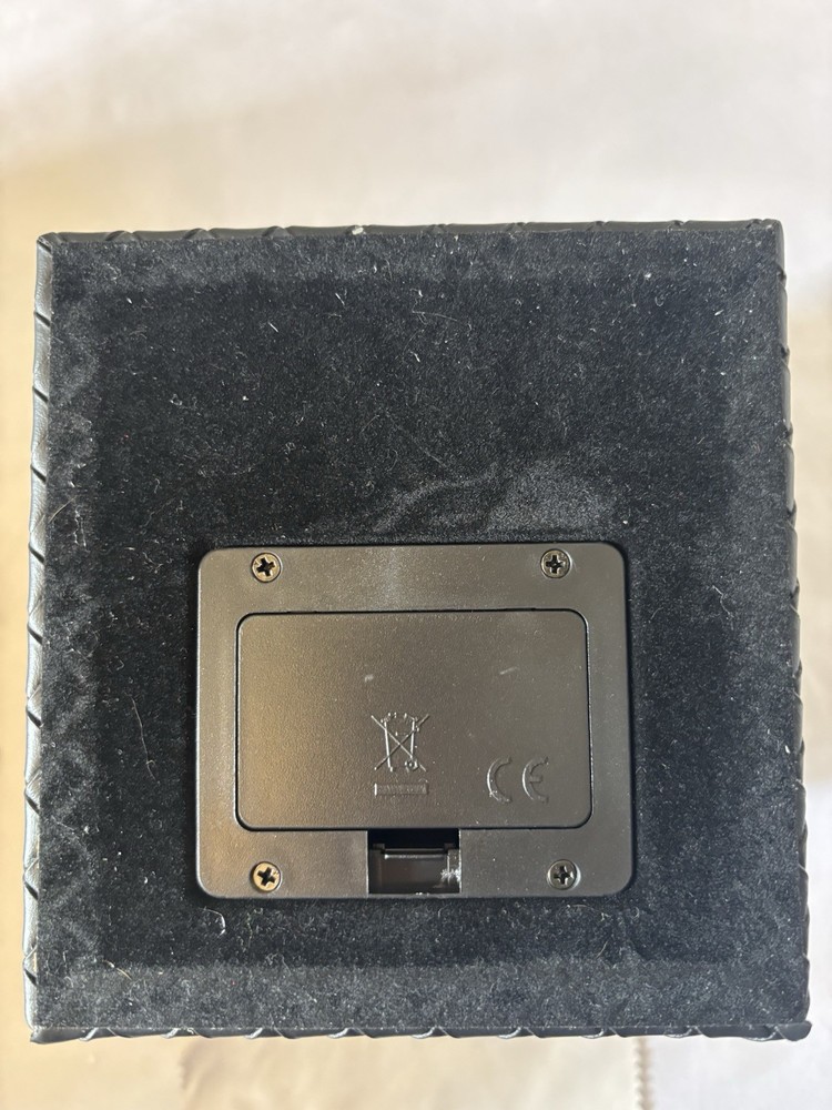 Automatic Rotation Single Watch Winder Plug-In Or Battery Powered