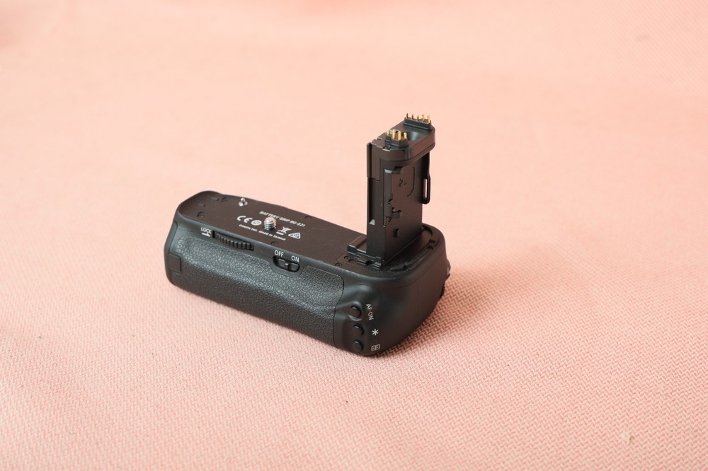 Canon BG-E21 Battery Grip for EOS 6D Mark II