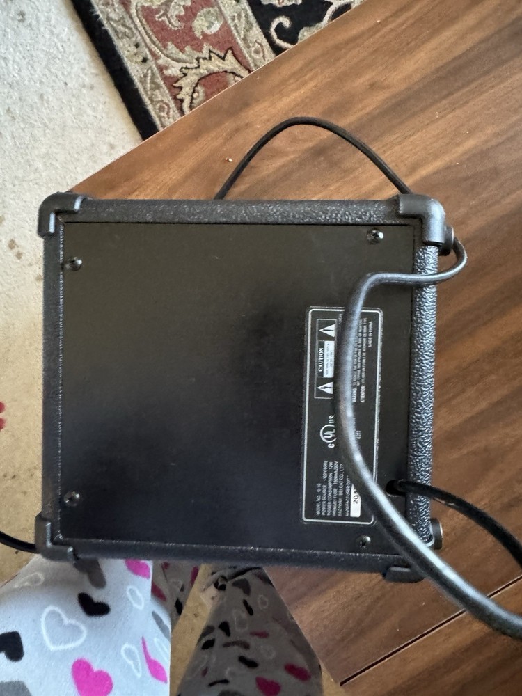 Rogue G10 10W Guitar Amplifier Powers On. With Cord!