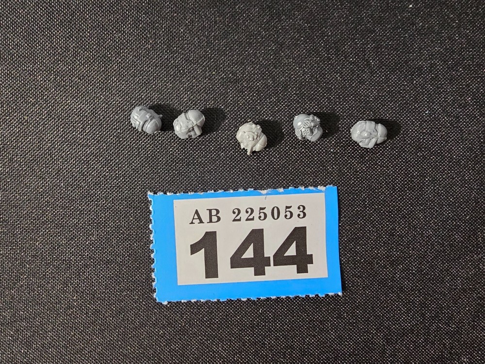 Games Workshop Warhammer 40k Bits Space Marines Heads 5 Pack