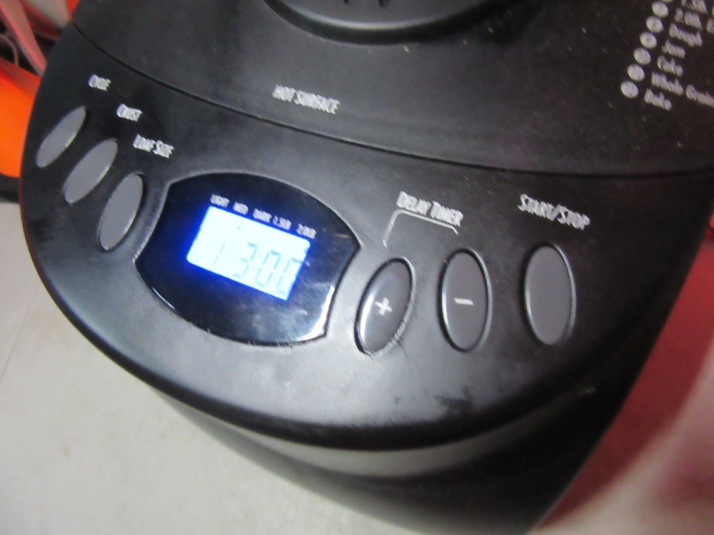 Hamilton Beach 29882 BM07 Home Baker Automatic Bread Maker Machine w/ Xtra