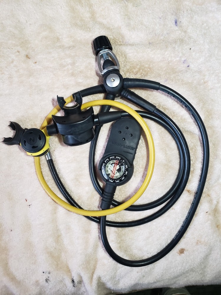 AQUA-LUNG SCUBA DIVE SYSTEM