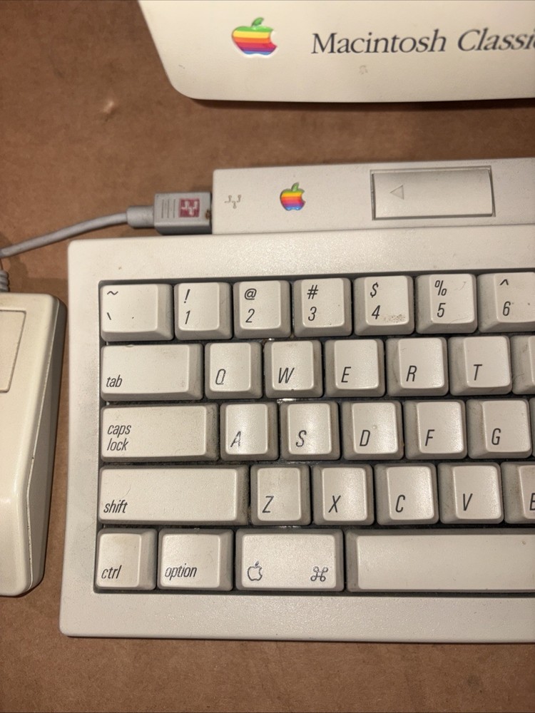 Apple Macintosh Classic M0420