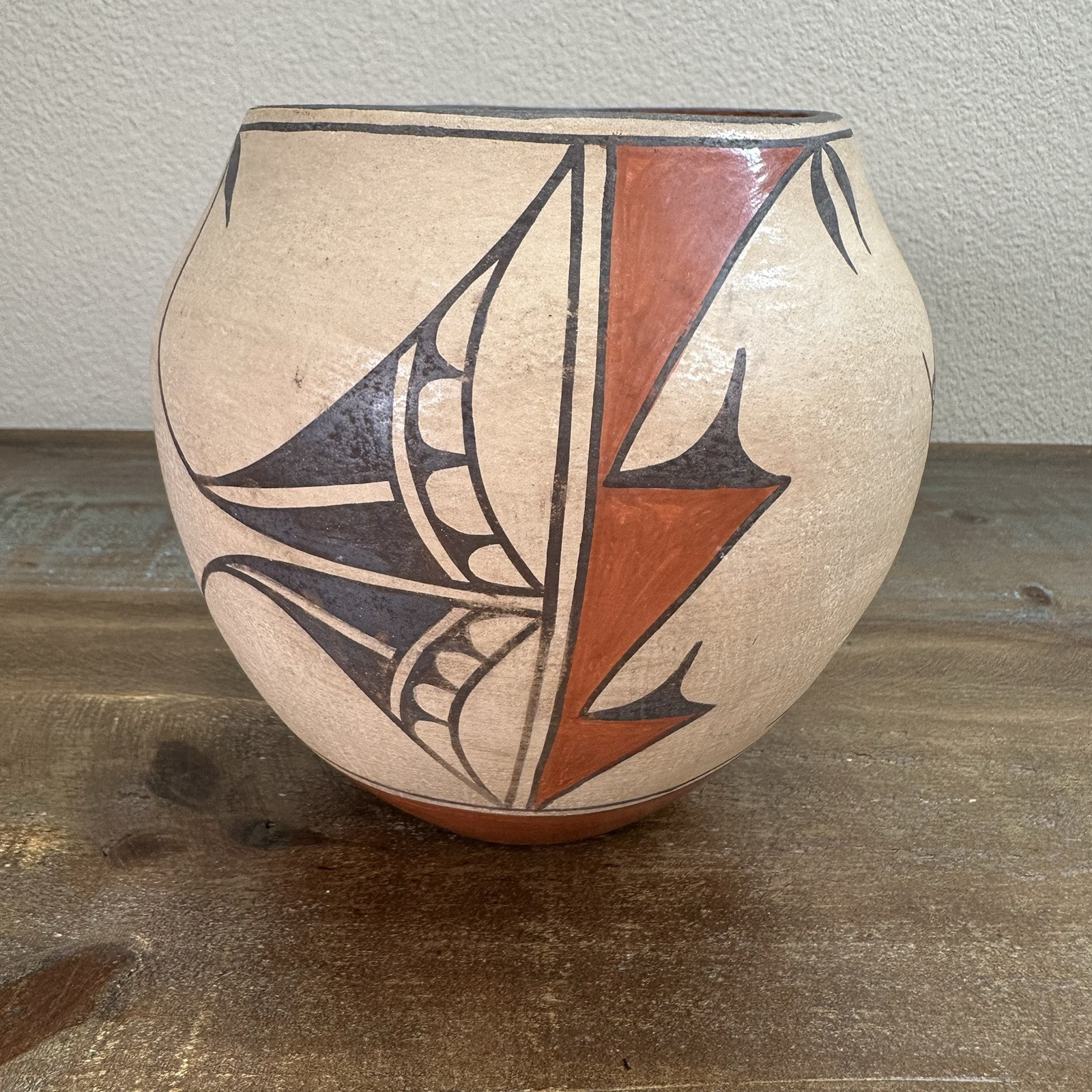 Unsigned Authentic New Mexico Zia Pueblo Indian Pottery Painted Bird Pot 7.5”