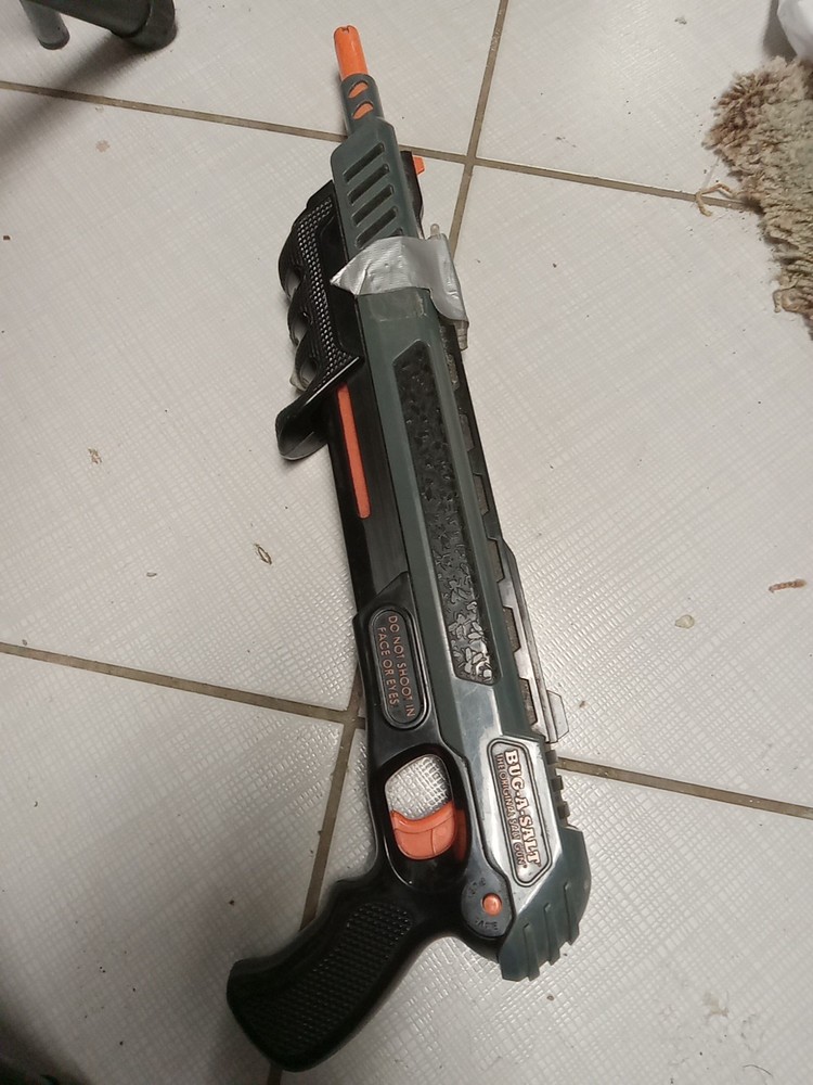 Bug-a-salt The Original Salt Gun Pre-owned