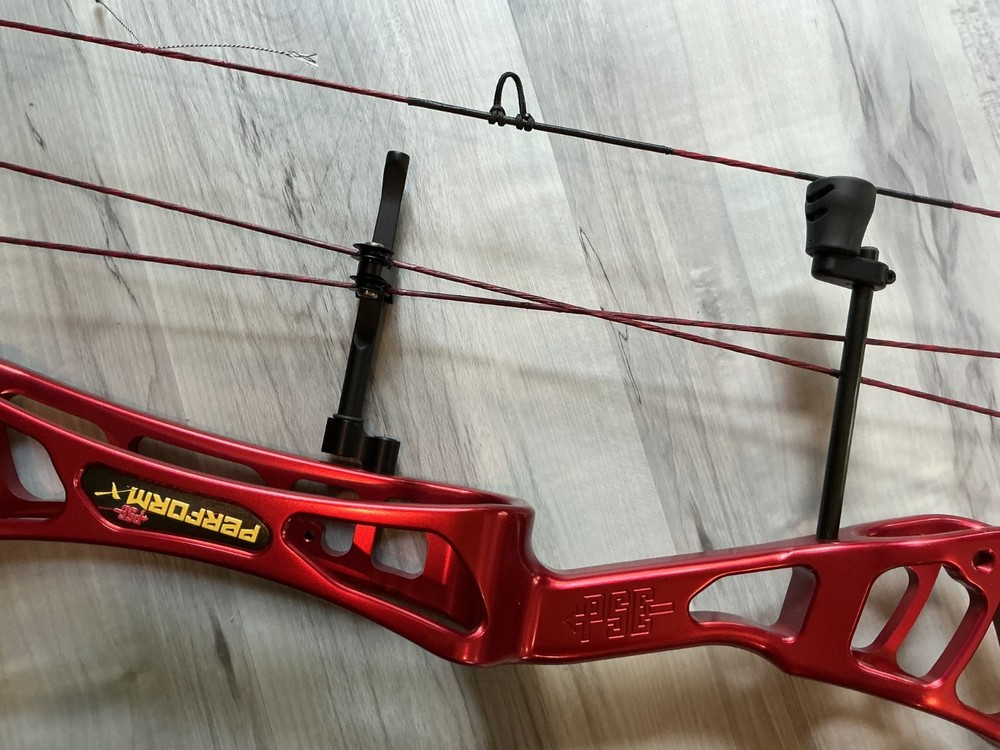 PSE 2019 Red 60# Perform X 3D Bow *Mint Condition* Purchased New & Lightly Used