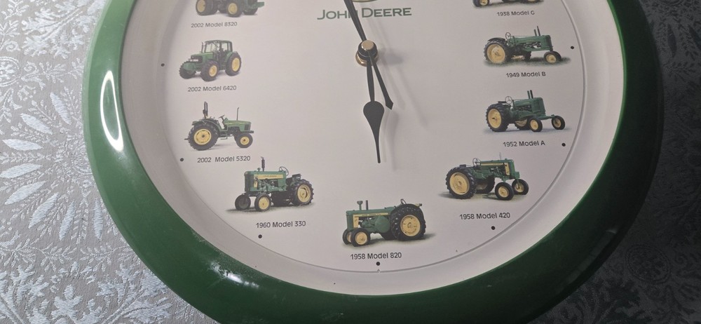 John Deere Tractor Clock, 12 Different Tractor Sounds, Tested/Works