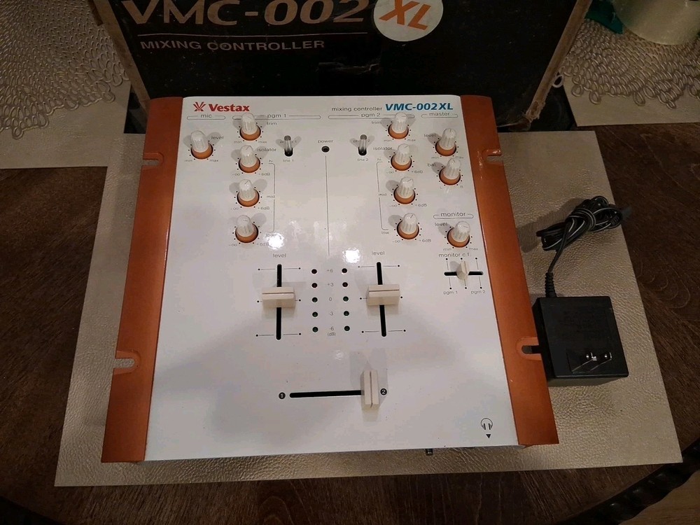 Vestax VMC-002XL  Mixing Controller (Mint)