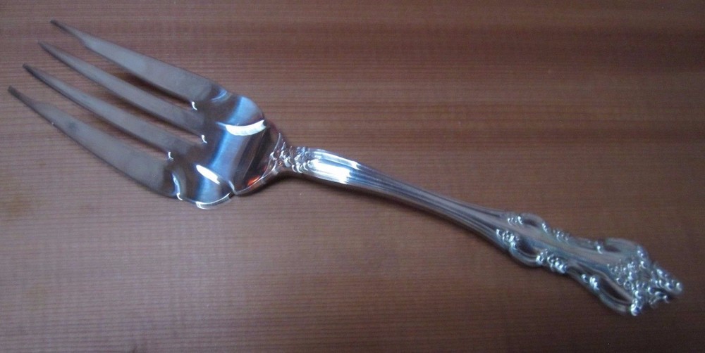 International Silver Flatware DEEPSILVER"ORLEANS"1964 8 7/8" Med Solid Meat Fork