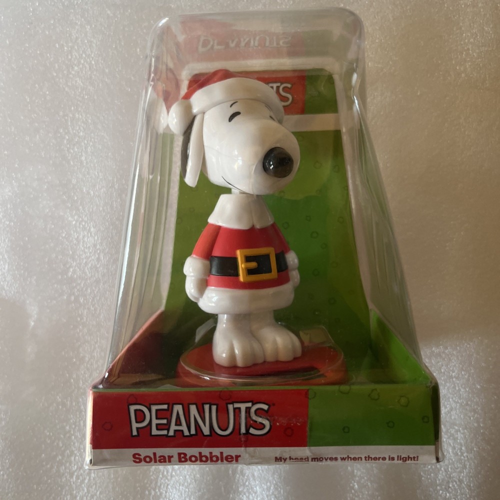 Solar Powered Disney Peanuts Snoopy Christmas