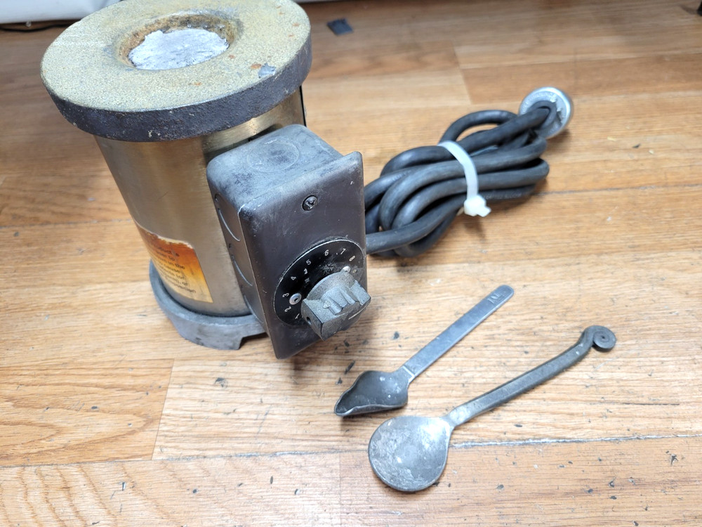 HOT  MELTING POT FOR SOLDER