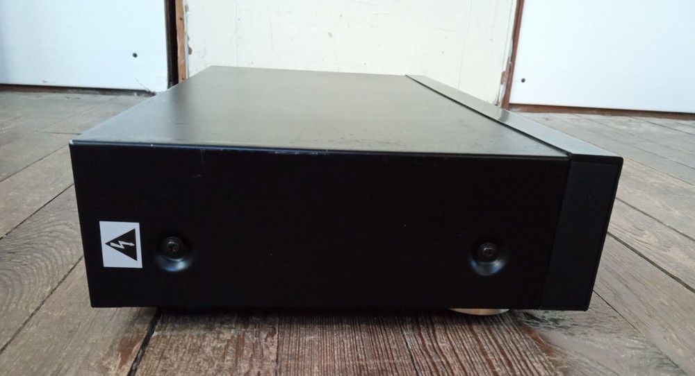 Optimus CD-1660 CD Player, Powers On, *PLEASE READ*