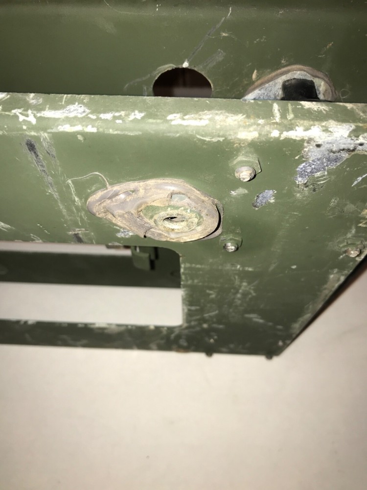HMMWV Shock Tray