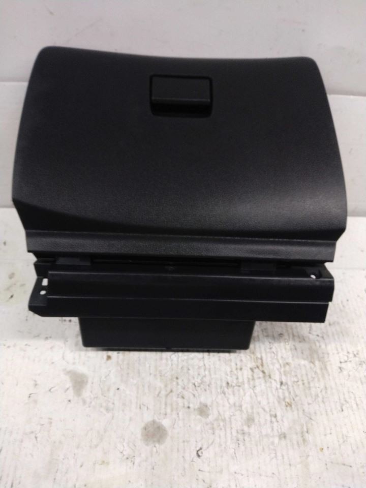 SENTRA    2019 Glove Box 552621