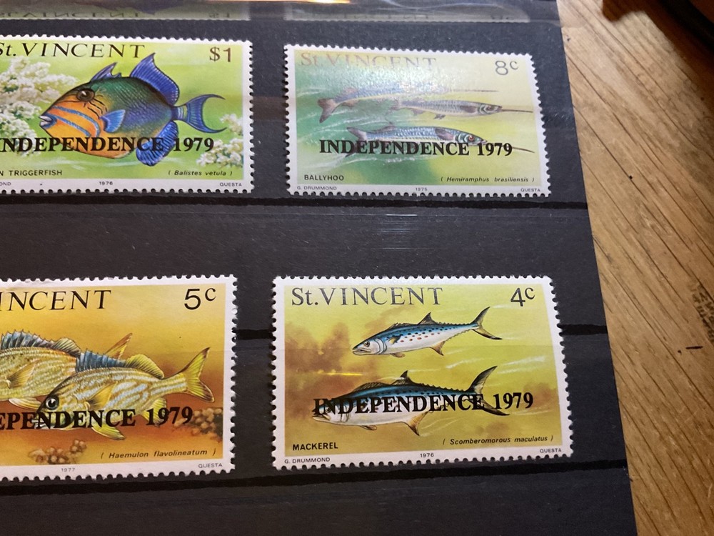 St Vincent independence mint never hinged fish stamps B2762
