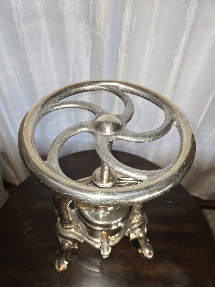 Silver Plated Duck Press Or Canalier