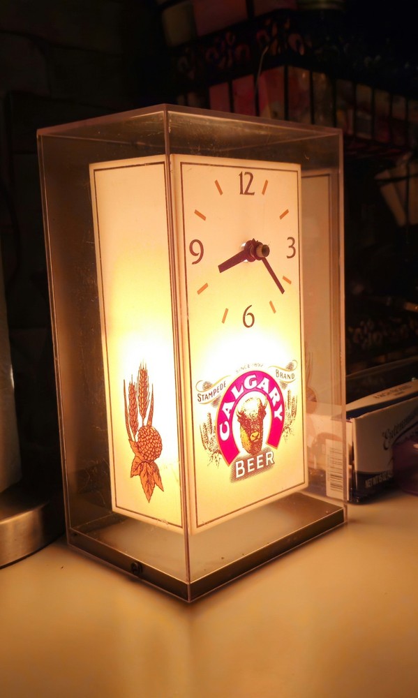 CALGARY LIGHT UP BEER CLOCK