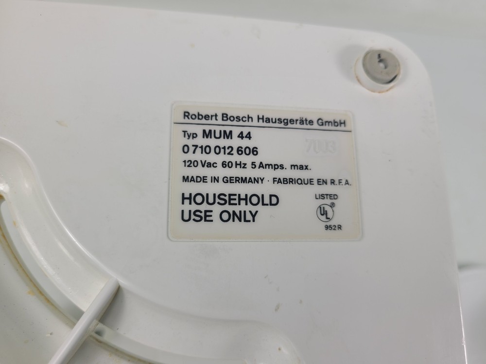 Bosch Compact Stand Mixer MUM 44 Bundle (TESTED)