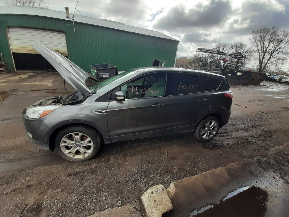 ESCAPE 2013 High Mounted Stop Light 944486