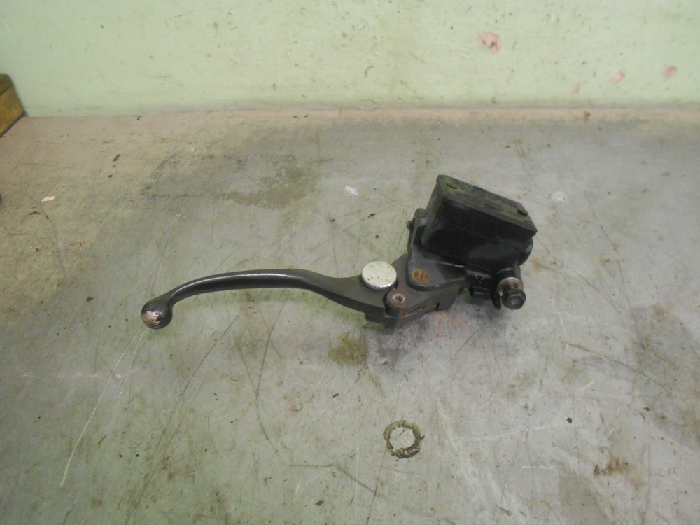 kawasaki  gpz  500d    front  master cylinder
