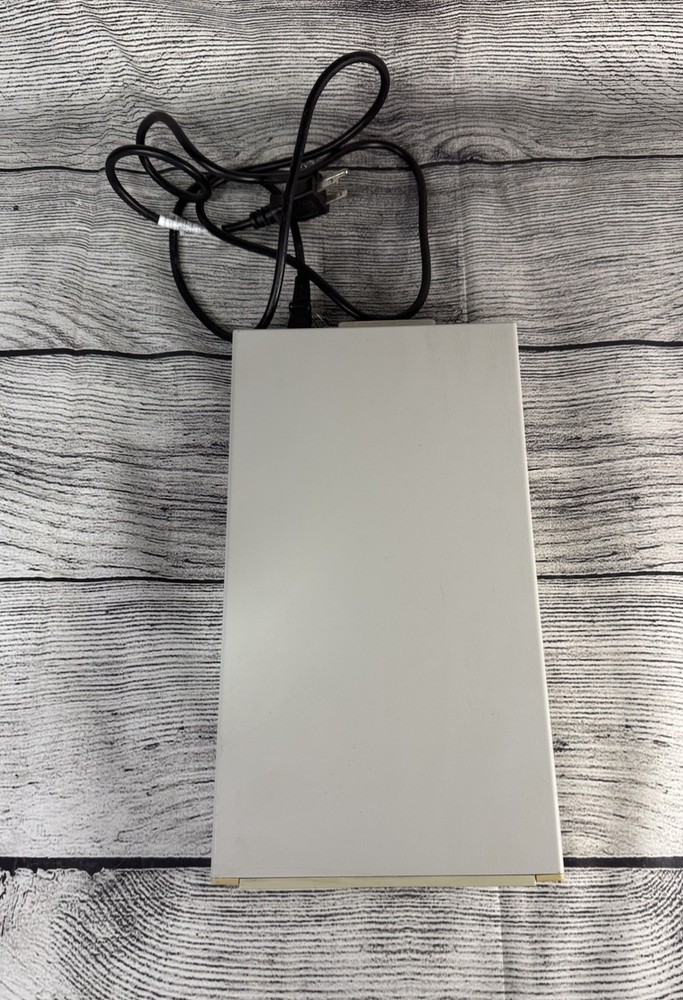 Apple External CD-ROM Apple CD 300 Macintosh M3023 Powers On