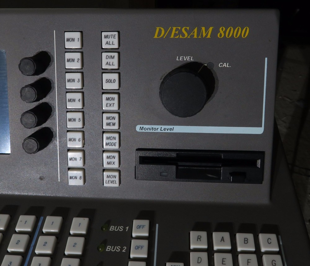 Graham pattern deam 8000 sound mixer controller