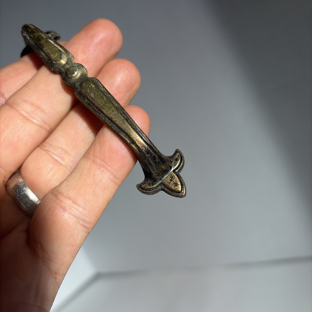 Antique Vintage Victorian Single Brass Drawer Pull Handle