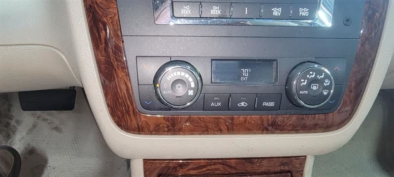 06 Cadillac DTS Console Front Floor