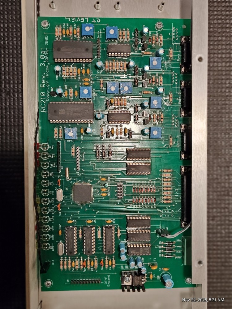 Arcom RC-210 Repeater Controller w/ repeater on rack plate. READ UPDATED NOTES