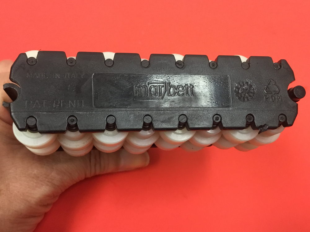 Marbett - 4" Long, Conveyor - Plastic Roller Side Guide