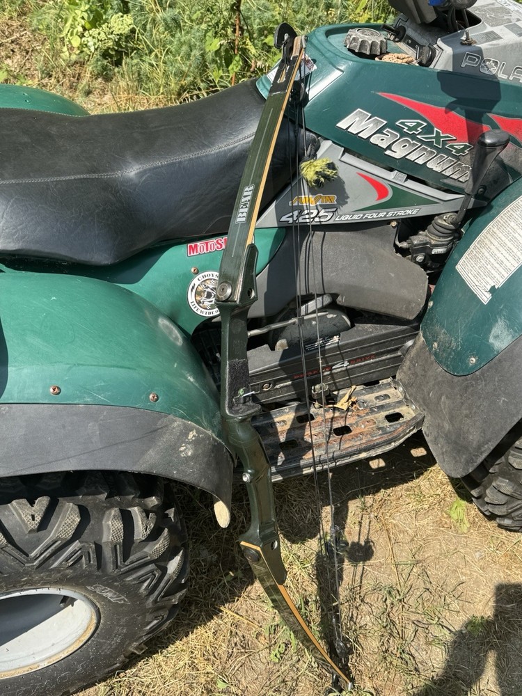 Vintage Bear Pronghorn Hunter Compound Bow