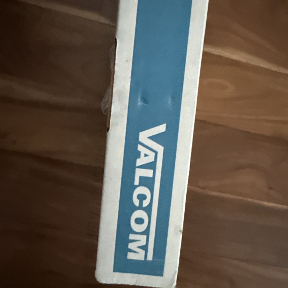 Valcom V-9964 Stacking Digital Feedback Eliminator new in box