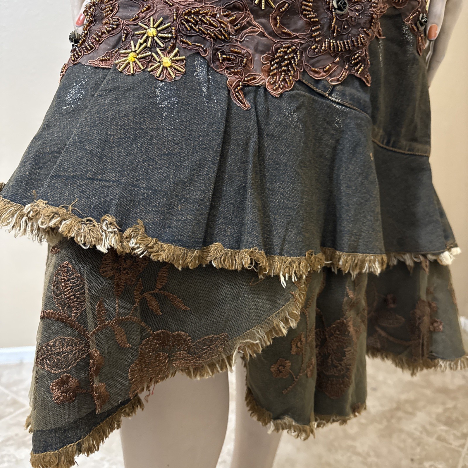 Women’s Brown Denim Cotton Stretch Boho Beaded Lace Zip Size M(6-8) Skirt 3716