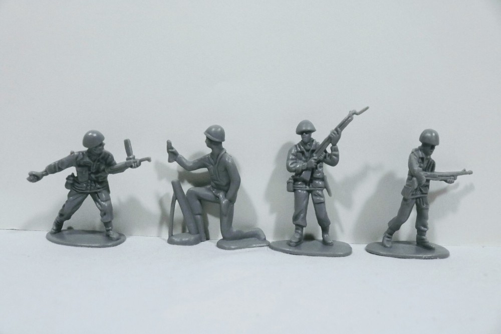 Army Figurines Grey Plastic Lot 2