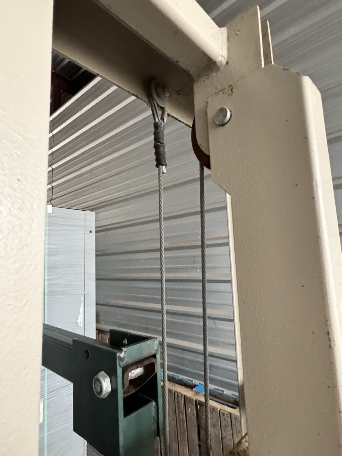 BEECH 1000 lbs Lift Truck GW-2006 For 15kv Gear