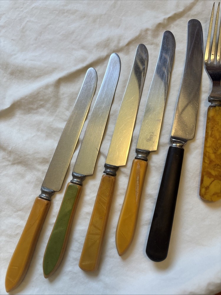 Assorted Vintage Bakelite Cutlery