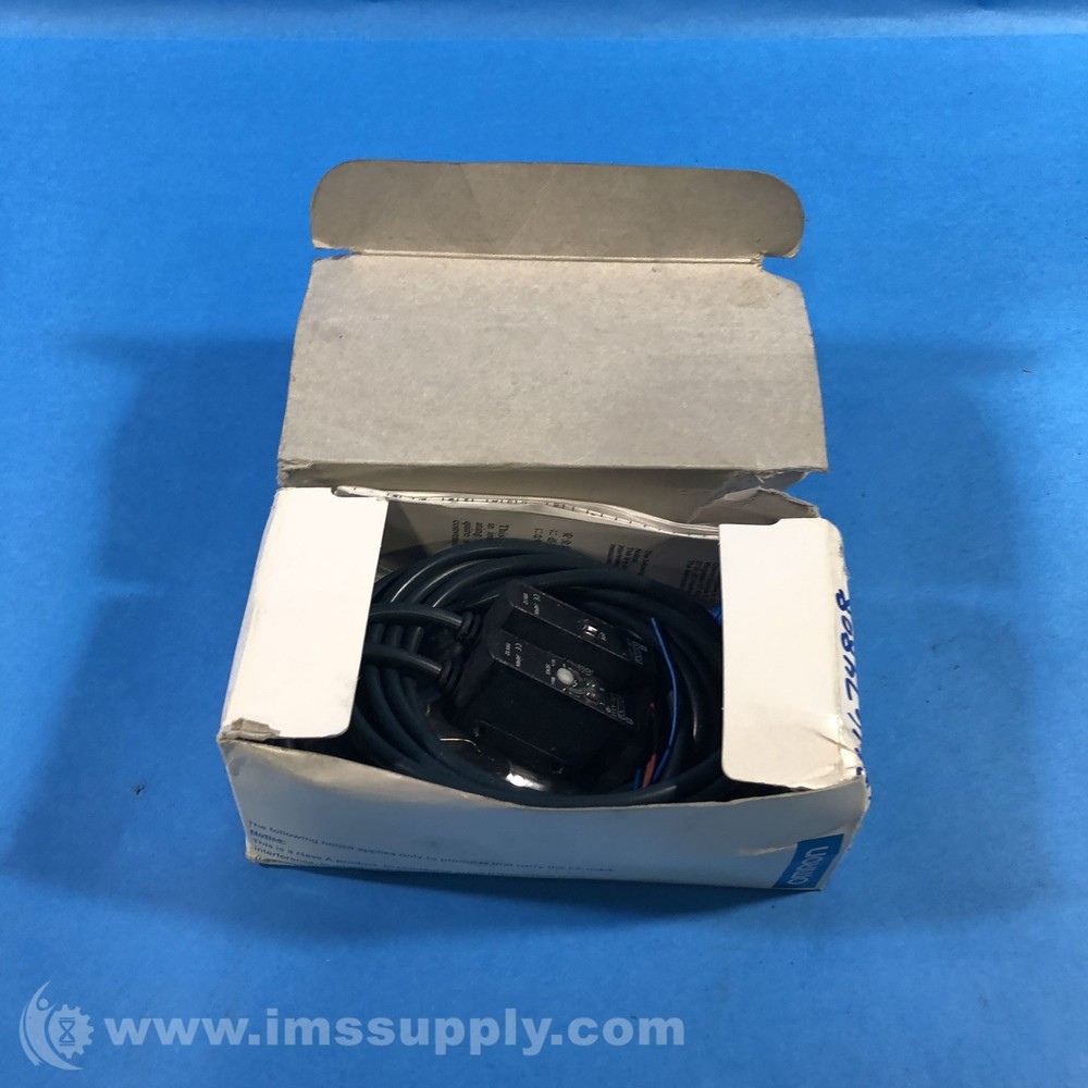 Omron E3S-AT11 Photoelectric Sensor FNOB