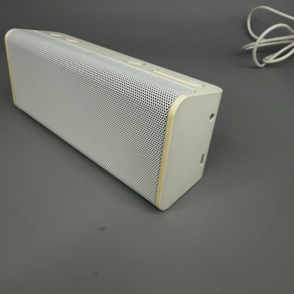 Quirky Ohm Wireless Bluetooth Speaker w/ Charging Base Adapter White Portable