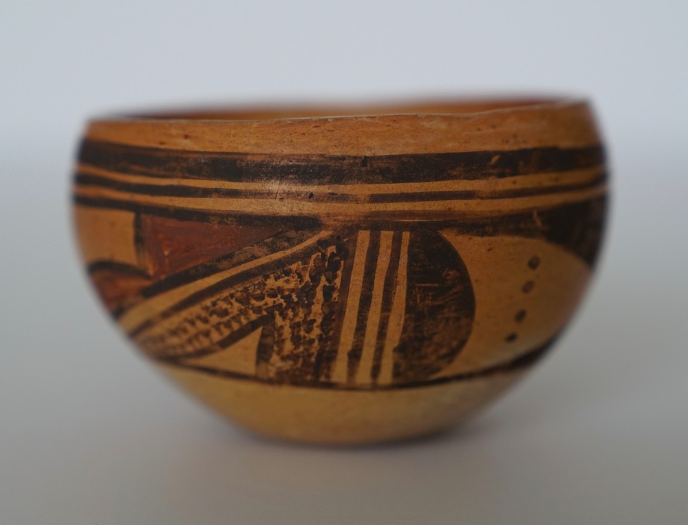 Native American Navajo Pottery Signed Handpainted