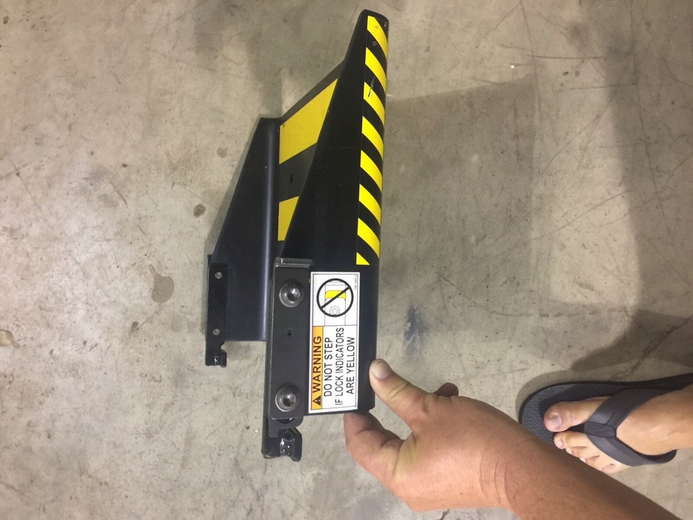 Hunter Engineering alignment rack step